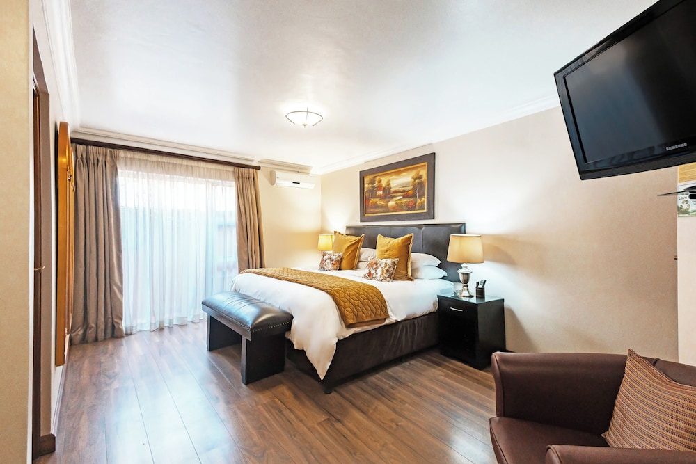 Executive, King Bed, Sunward Park Guesthouse 6/10