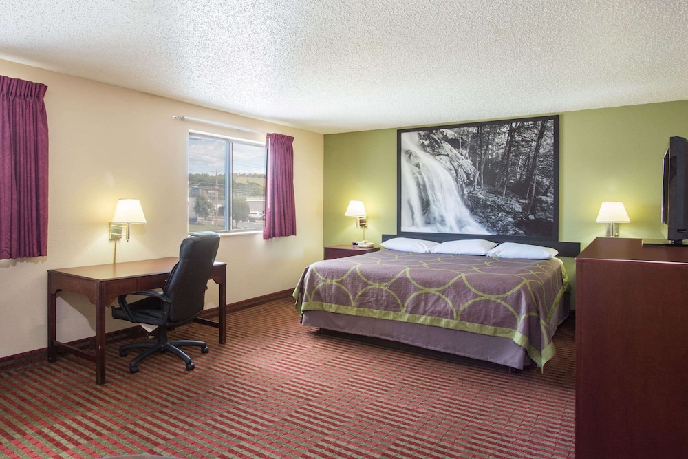 Super 8 By Wyndham Harrisonburg 12/18