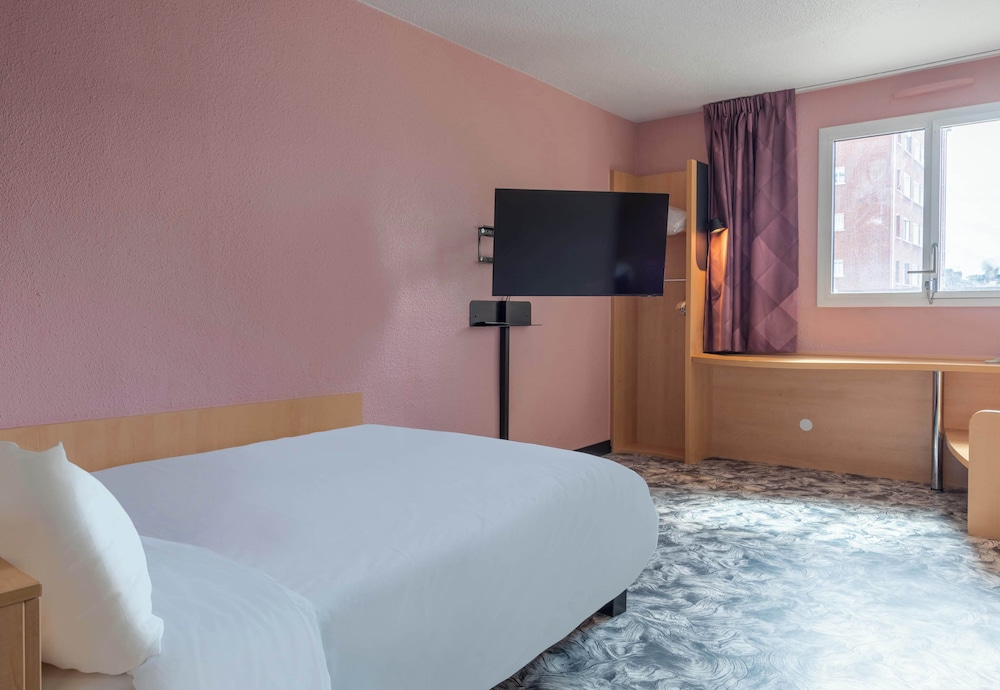 Room, Double Bed, Accessible