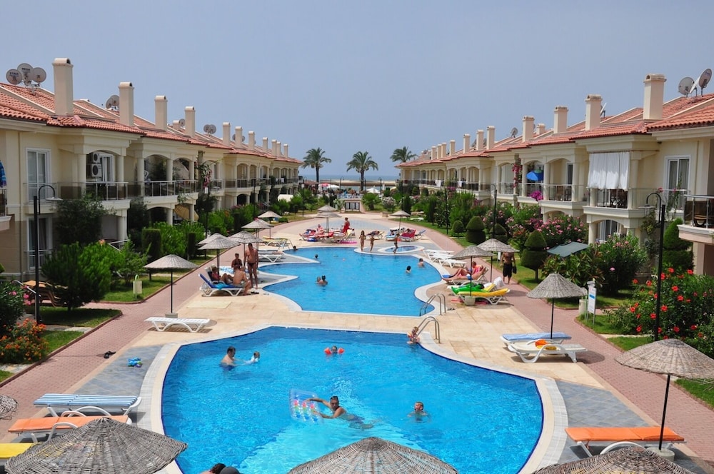 Sunset Beach Club 42/50