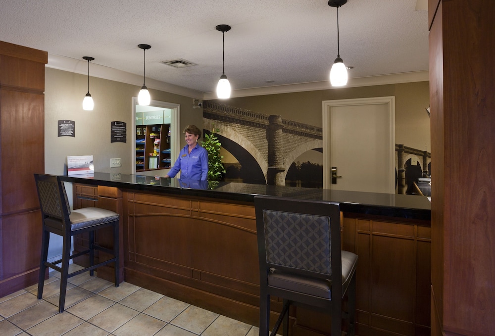 Candlewood Suites Eagan Arpt South - Mall Area, an IHG Hotel 9/68