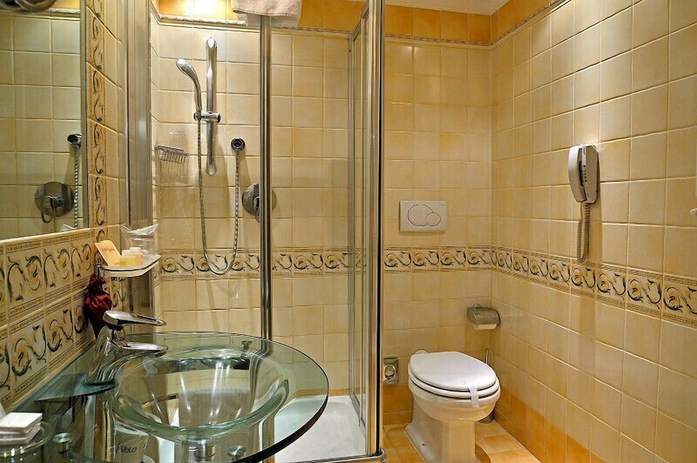 Homs Hotel 30/35