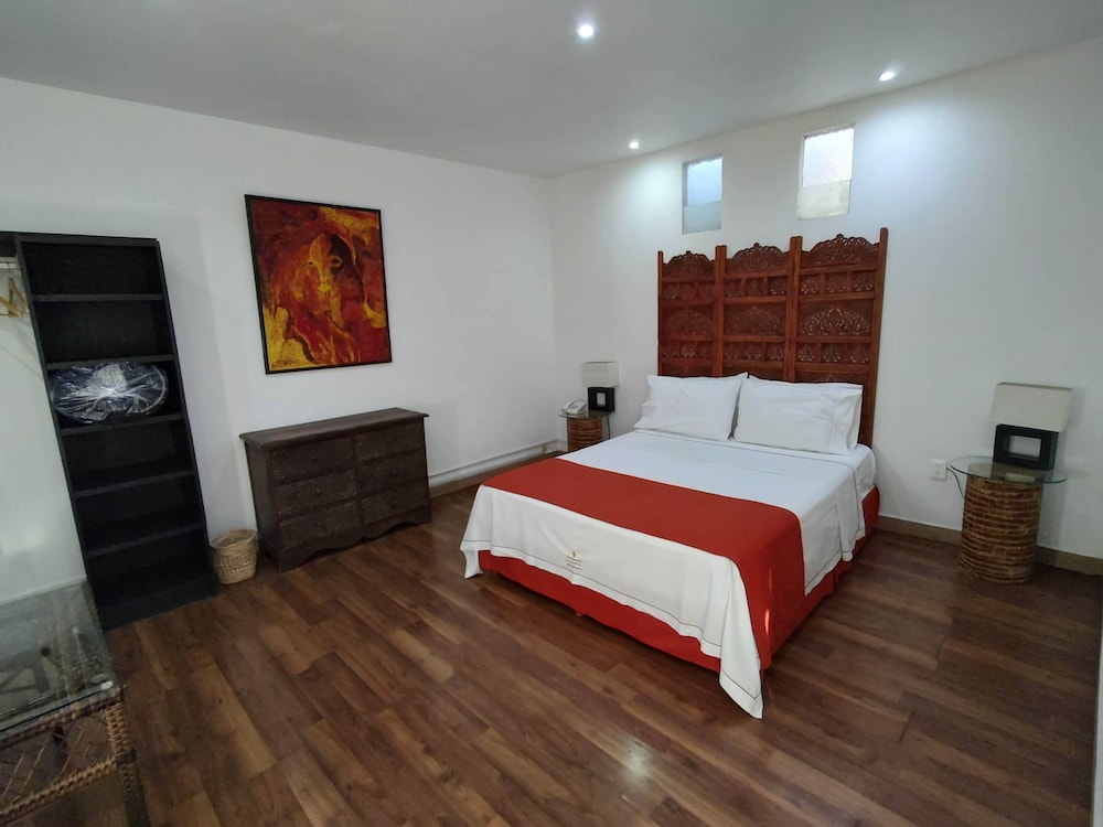 Superior, Queen Bed, Garden Area