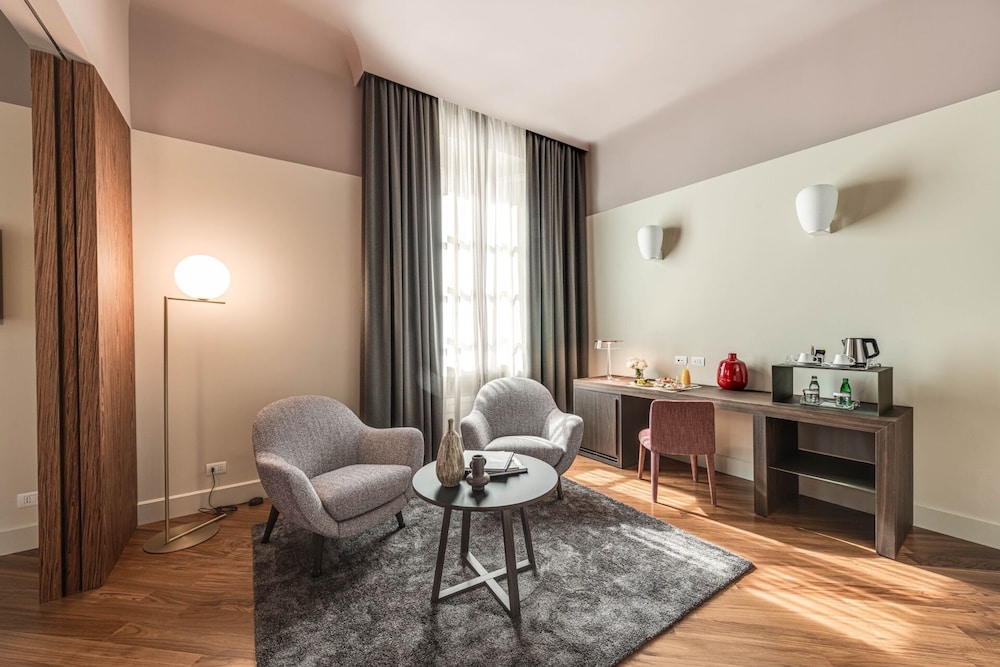 Palazzo Dipinto 30/50