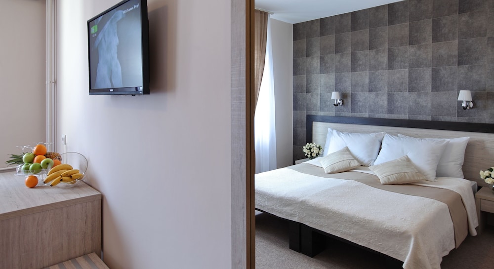 Garni Hotel Vozarev 12/67