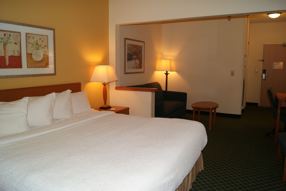 Baymont By Wyndham Coon Rapids 10/32