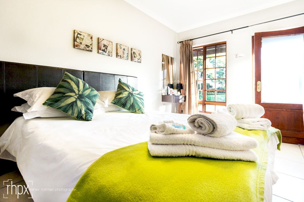OR Tambo Guest House 13/49