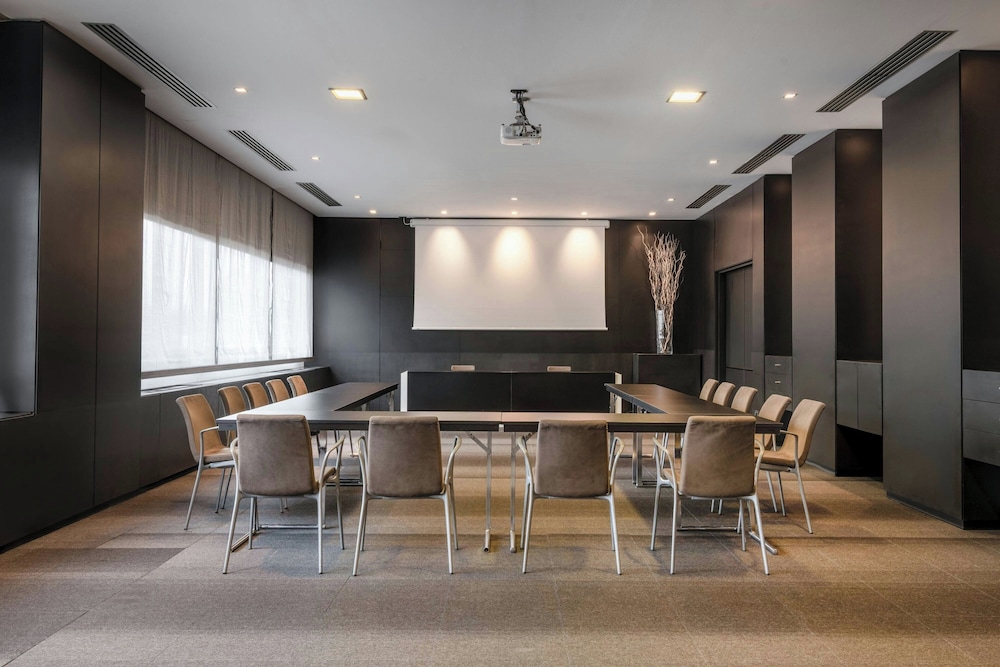 Ac Hotel Padova By Marriott 40/50