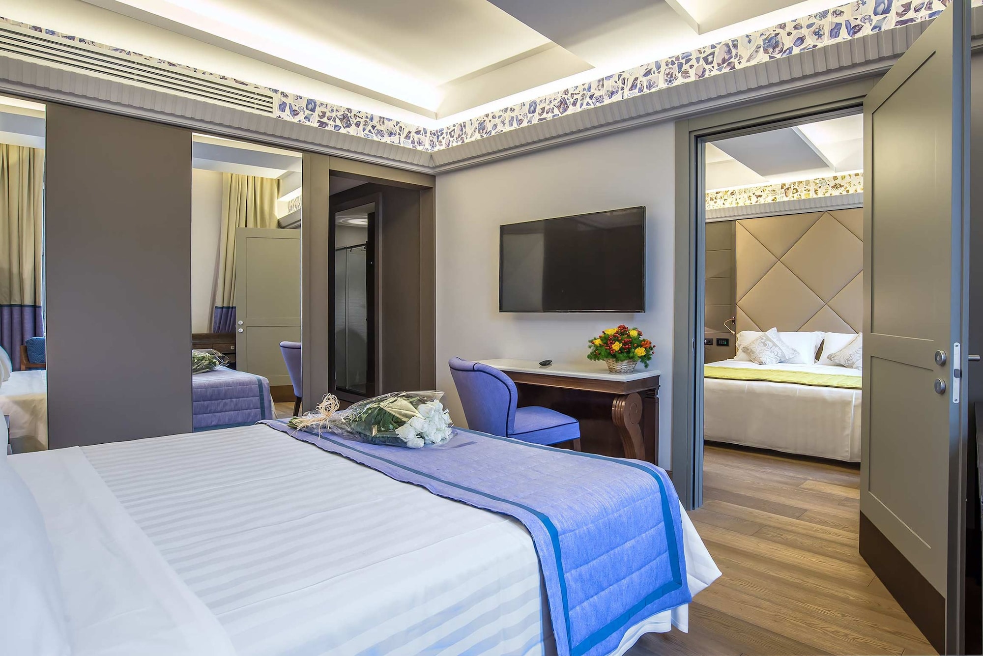 2 Bedrooms, Connecting, Family Suite, 2 Double Beds