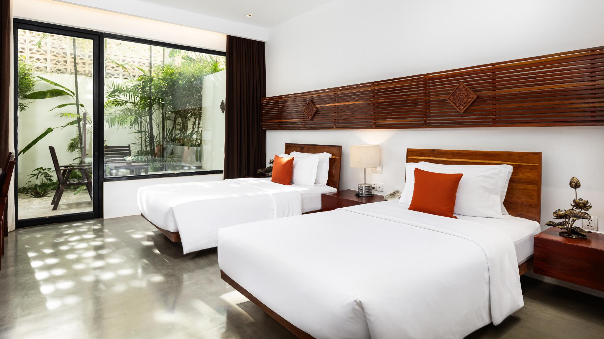 DELUXE, TWIN BEDS, GARDEN VIEW