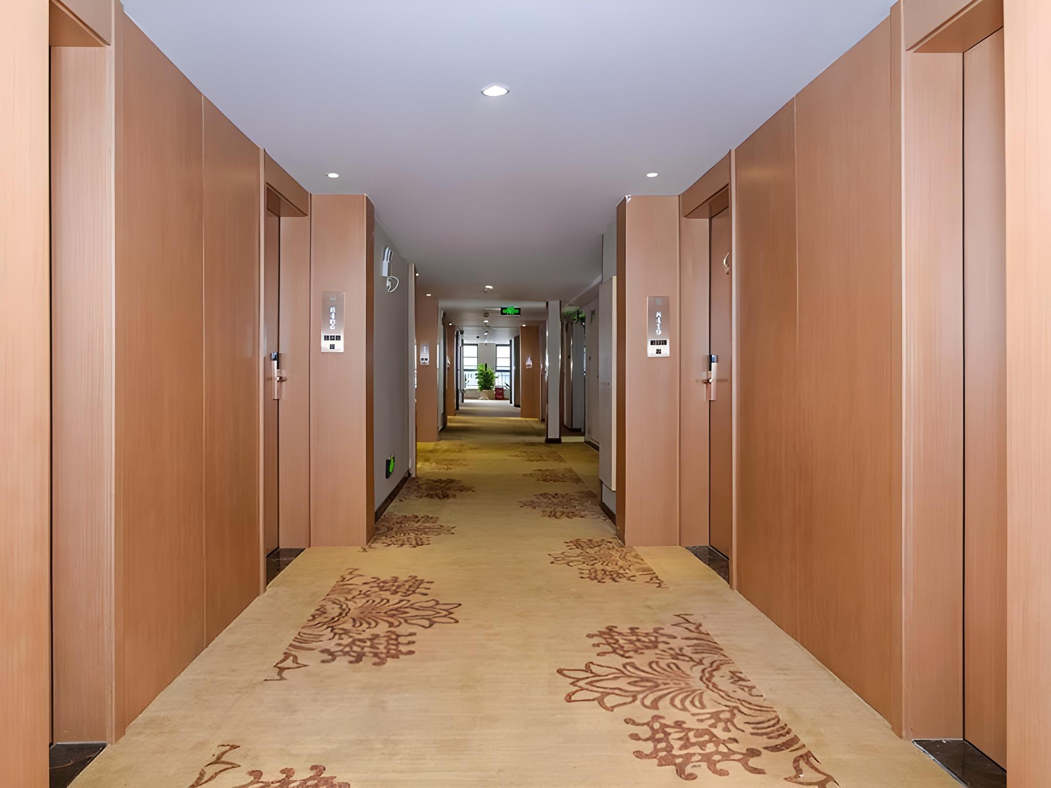 Vienna 3 Best Hotel (Aeon Hotel, Wuhan International Expo Center) 45/46
