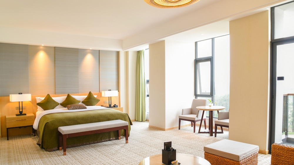 غرفة كلاسيكية بسرير كينج بإطلالة على الحديقة، INTERCONTINENTAL HEILONG LAKE 4/10