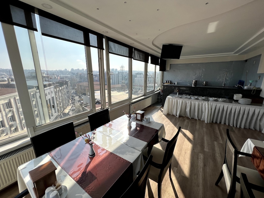 Headman Hotel 30/41