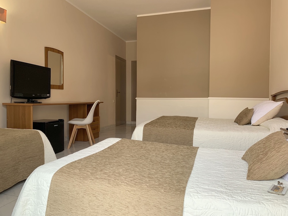 Hotel Llansola 19/67