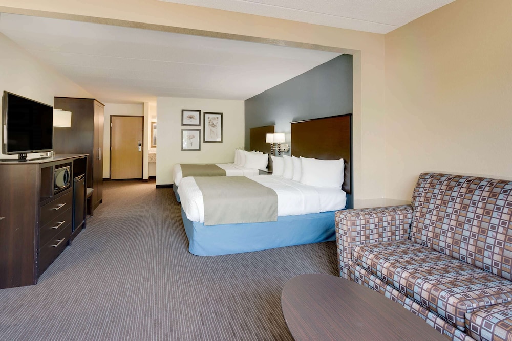 Baymont By Wyndham Owatonna 6/59