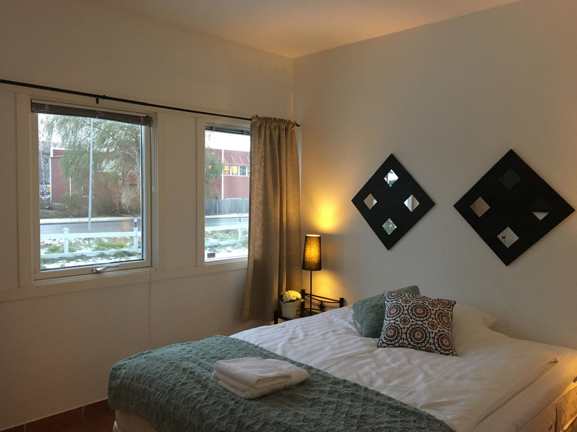 ROOM, DOUBLE BED