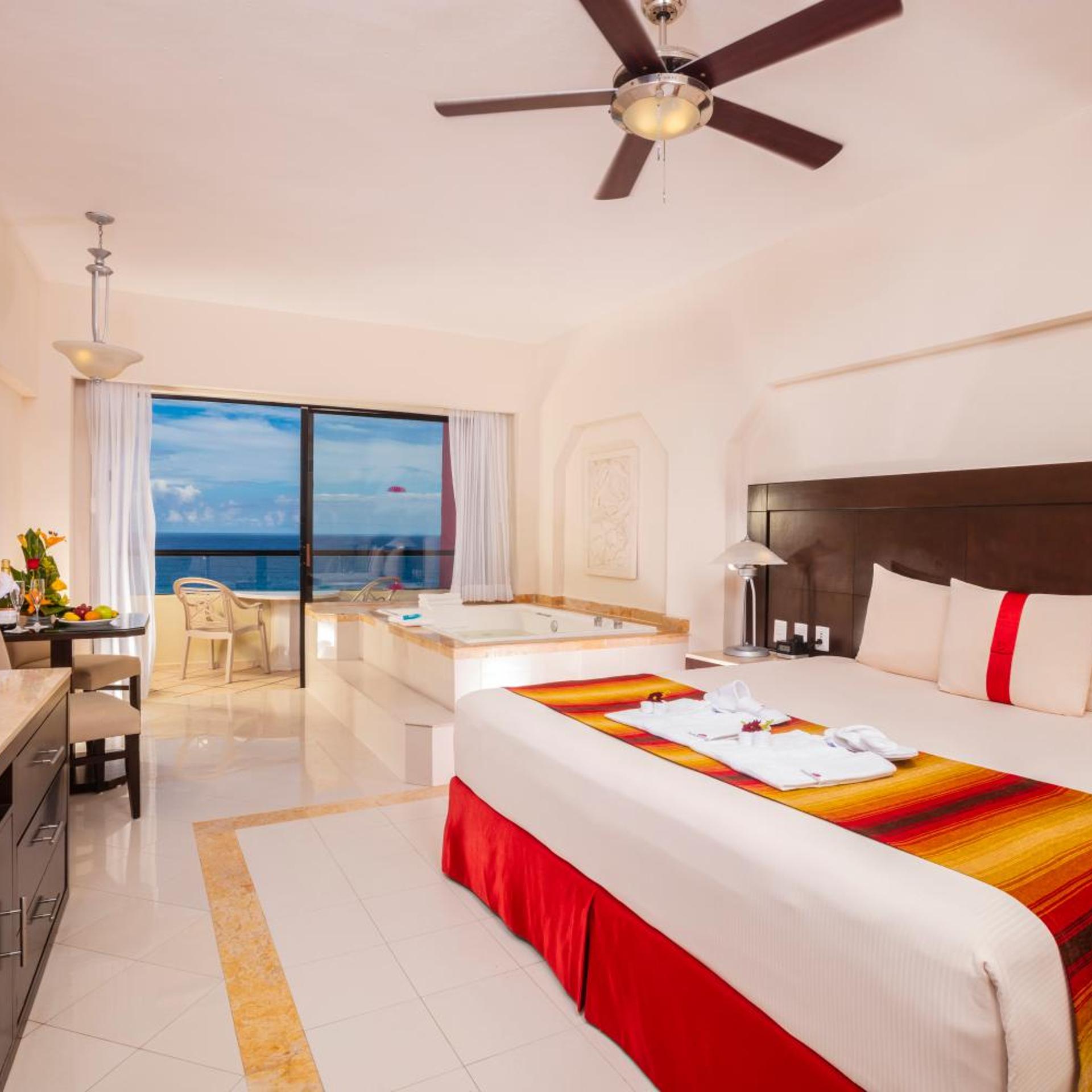 Crown, Club, King Bed