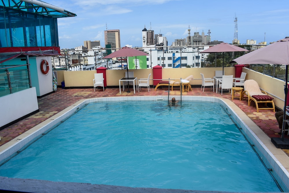 Sheratton Regency Hotel 31/34