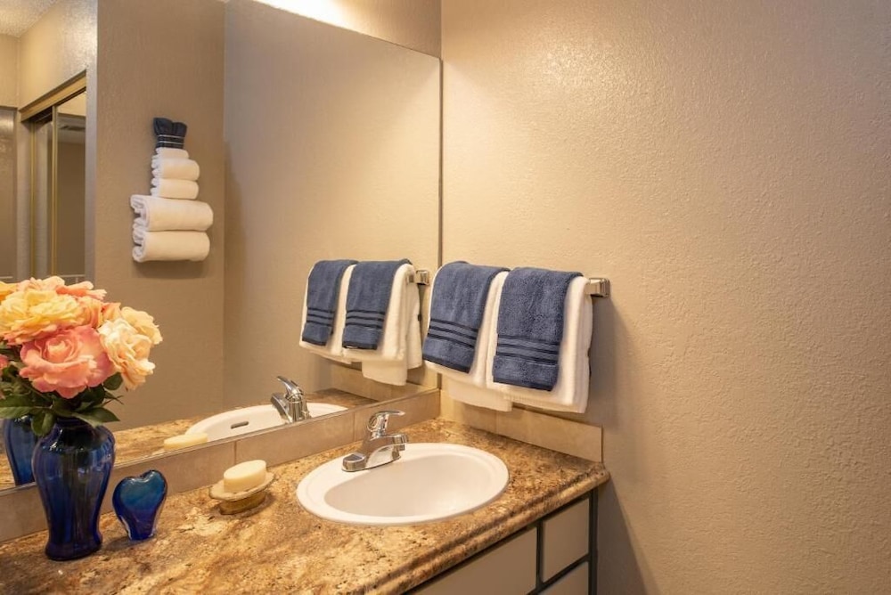 Thunderbird Resort Club 30/30