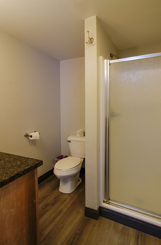 OYO Hotel Sulphur LA Hwy 90 West 18/37