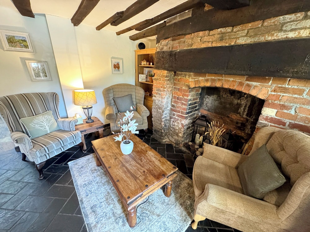 Thatched Cottage 47/67