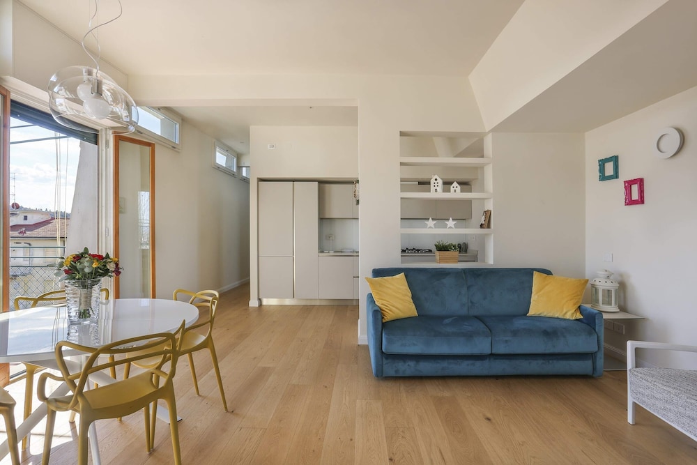 Penthouse With big Terrace in Oltrarno-hosted by Sweetstay 16/25