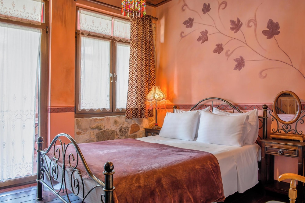 Room, Double Bed, Street View