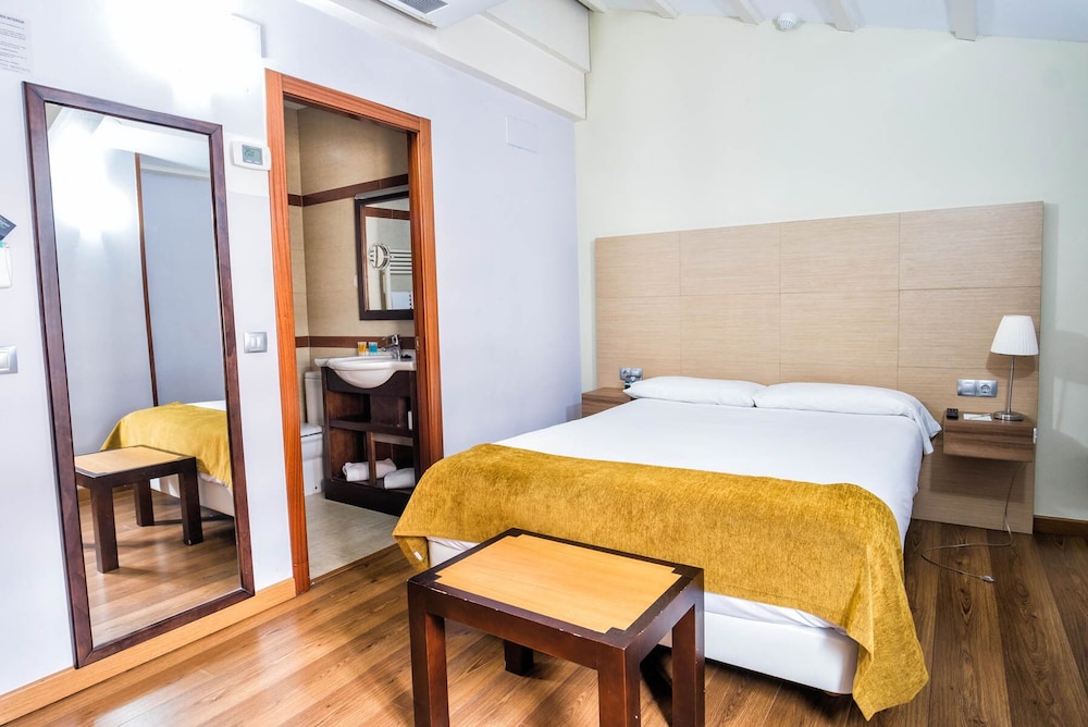 Hotel Alda Bonaval 18/42
