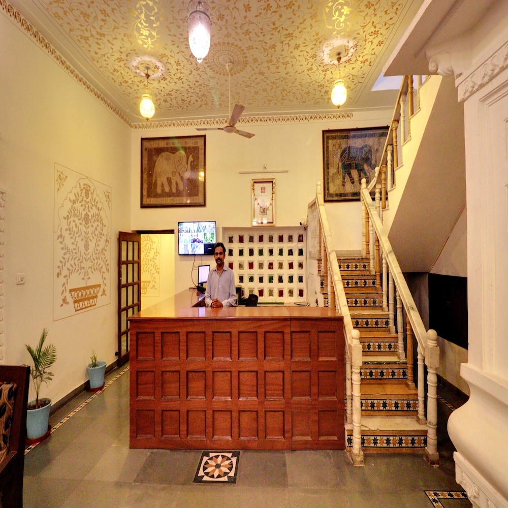 Hotel Darbargarh Udaipur 9/50