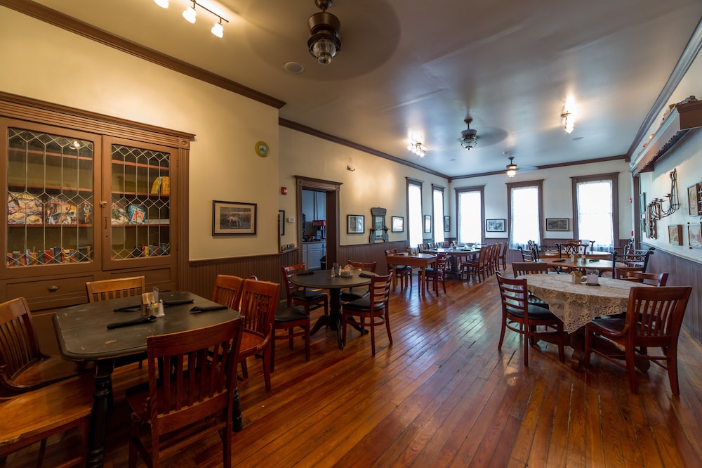 Grand Victorian Inn 31/32