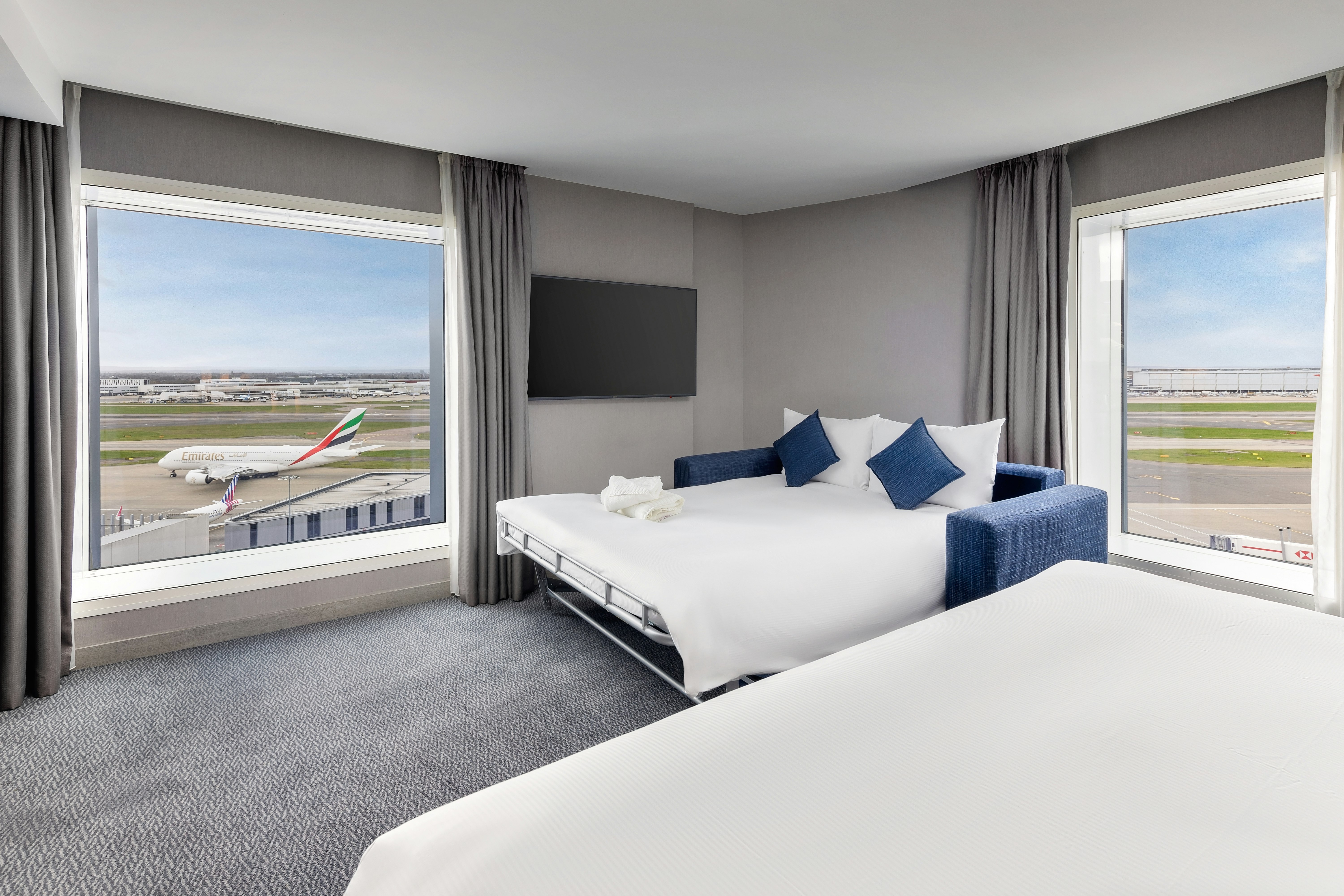 Family, King Bed, Runway View