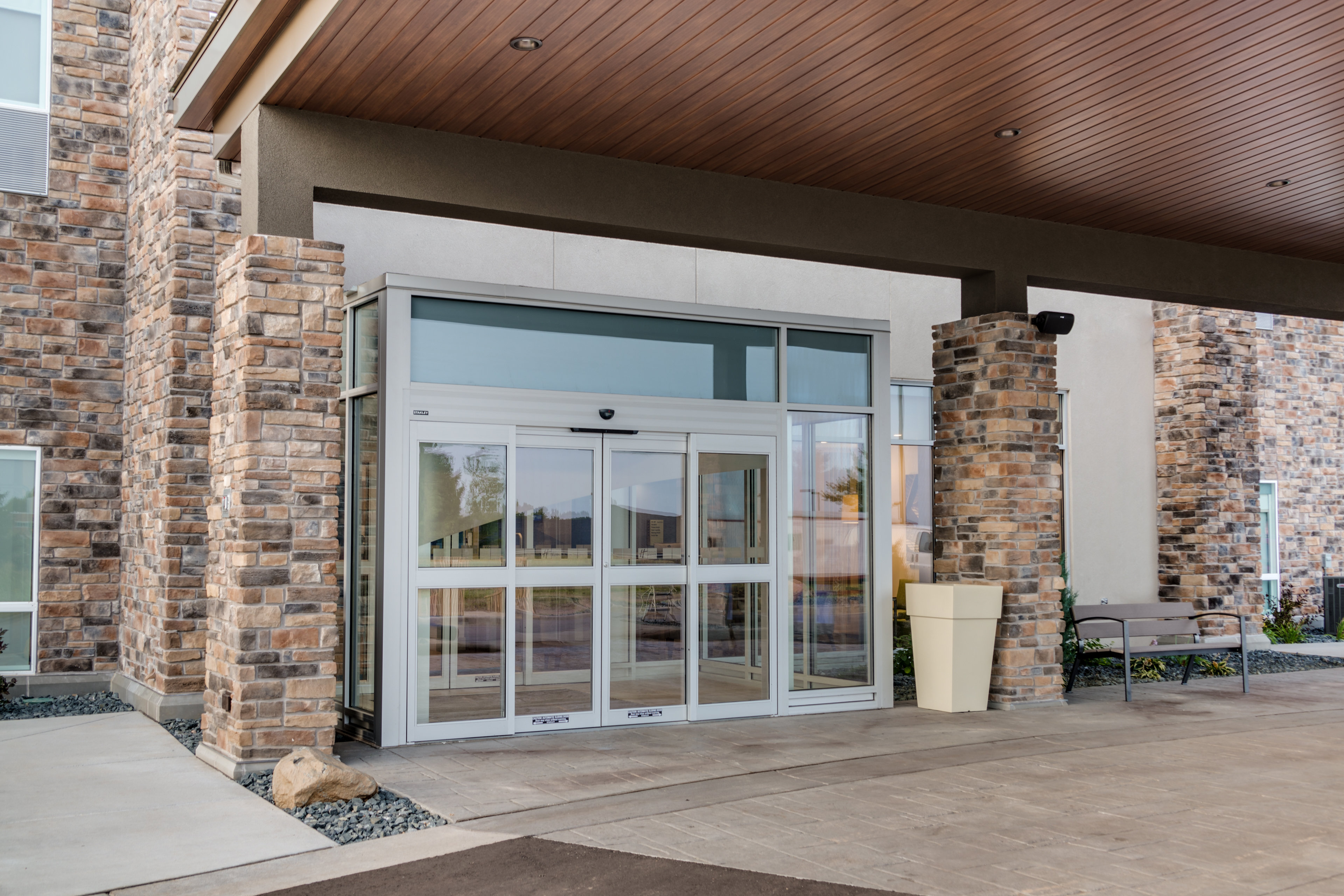 Holiday Inn Express Suites Rice Lake 2/72