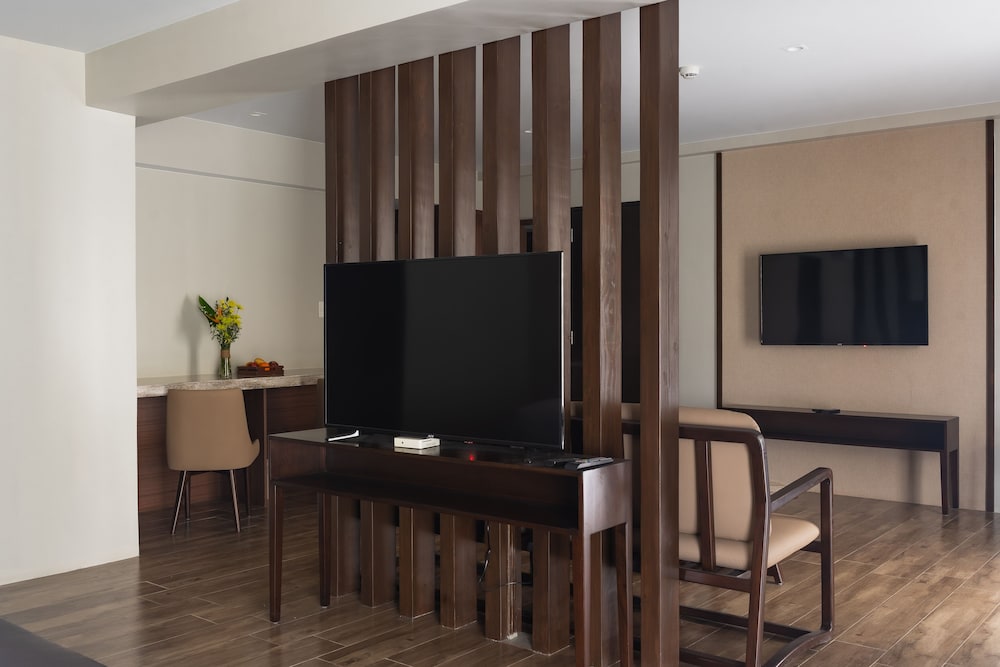 Canyon Hotels Resorts Boracay 40/50