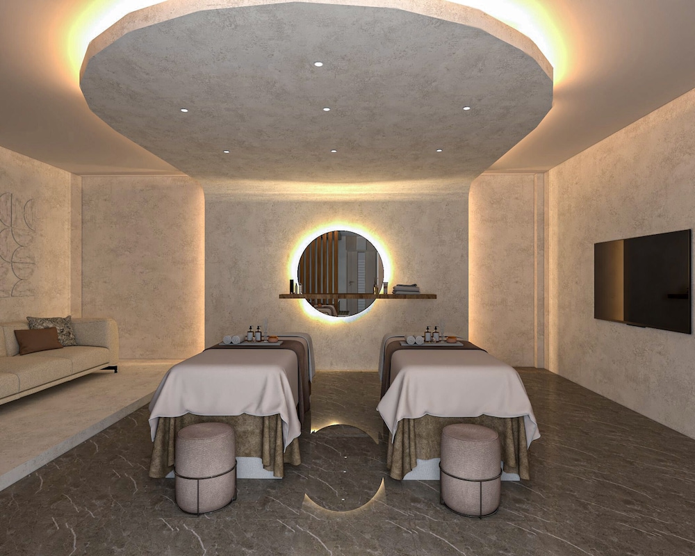 Renex Hotel 37/38