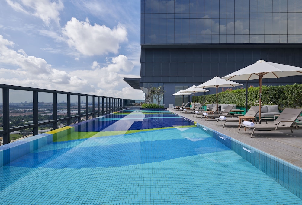 Courtyard Setia Alam 56/60