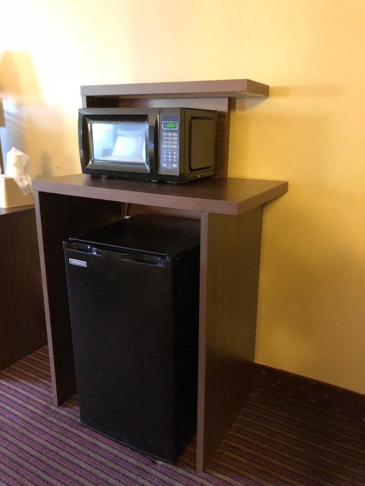 Ramada by Wyndham York Harrisburg Hershey 16/27