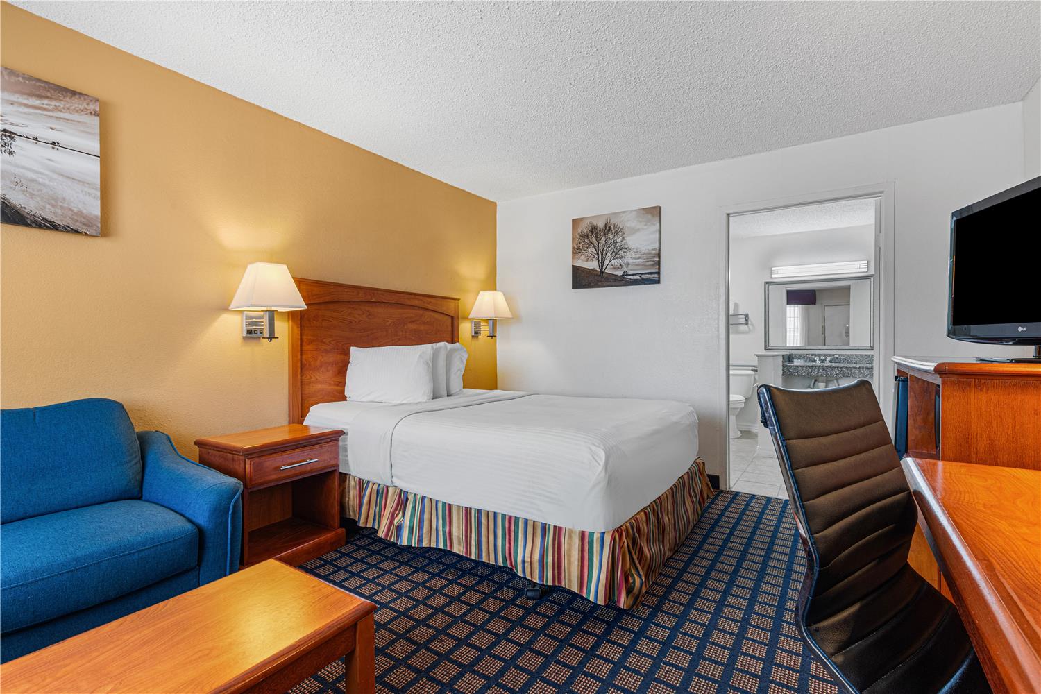 غرفة بسرير كوين مع أريكة لذوي الإعاقة، Best Western Palestine Inn 2/3