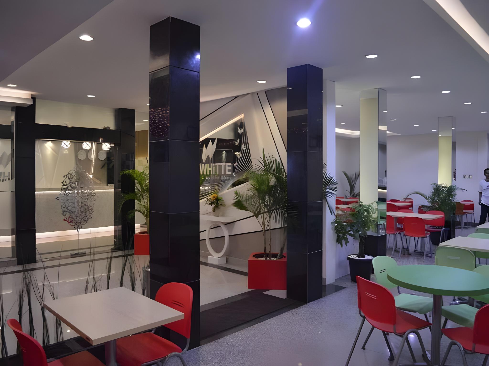 d'eWHiTTE Hotel 29/31