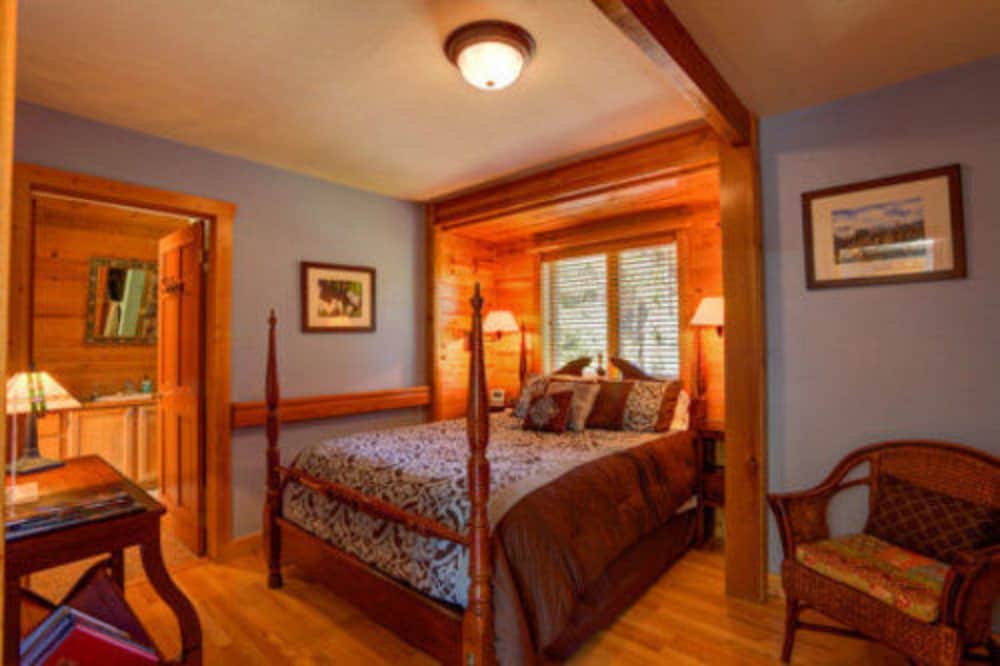 Moss Mountain Inn 20/28
