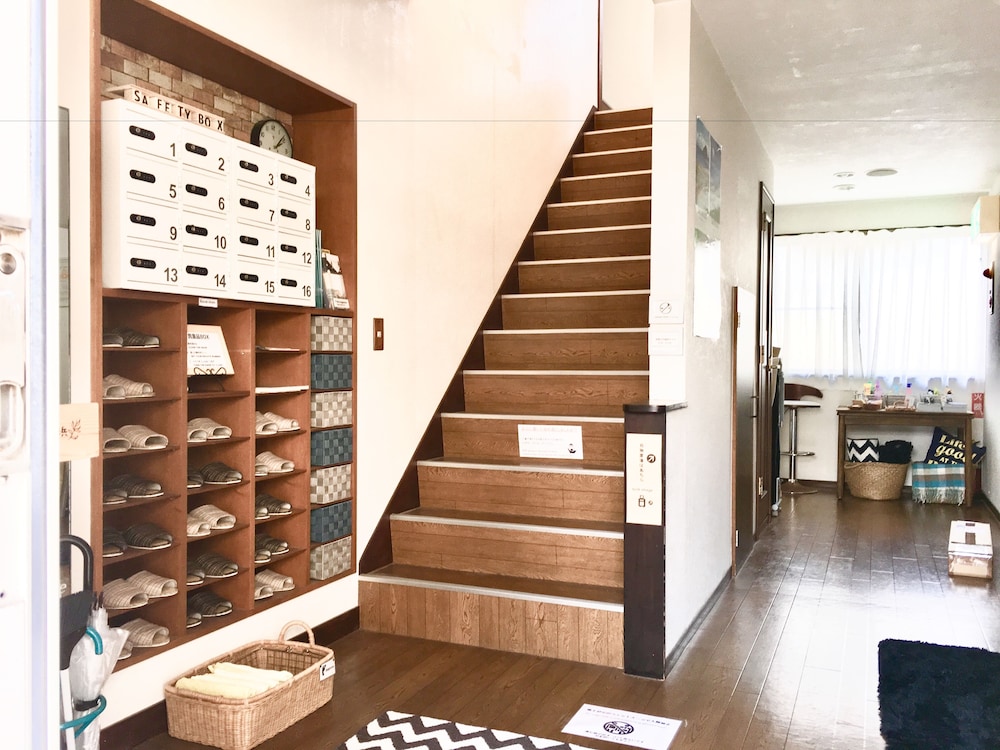 Beachside Inn Shirahama 9/66