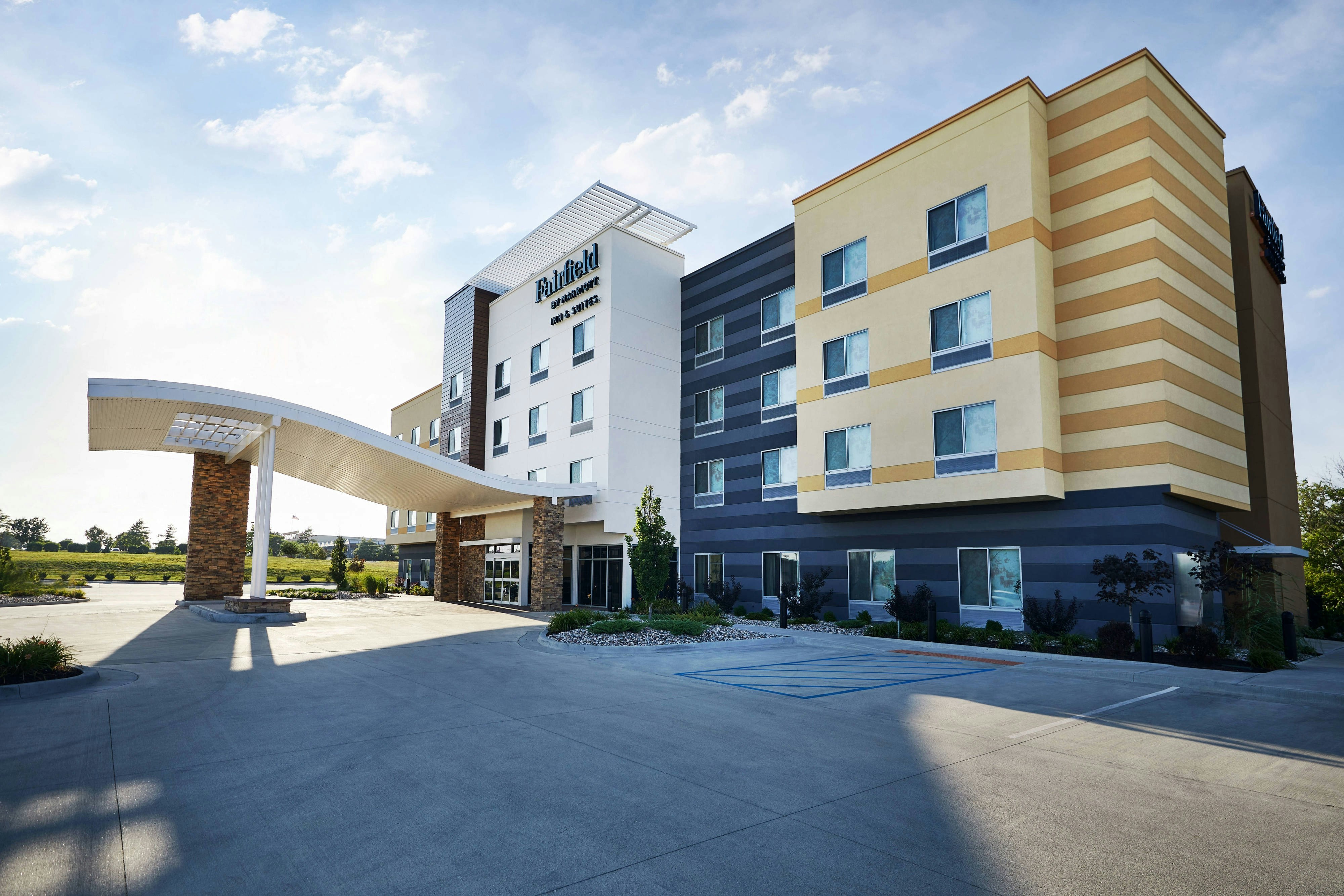 Fairfield Inn & Suites By Marriott Kansas City Belton 27/28