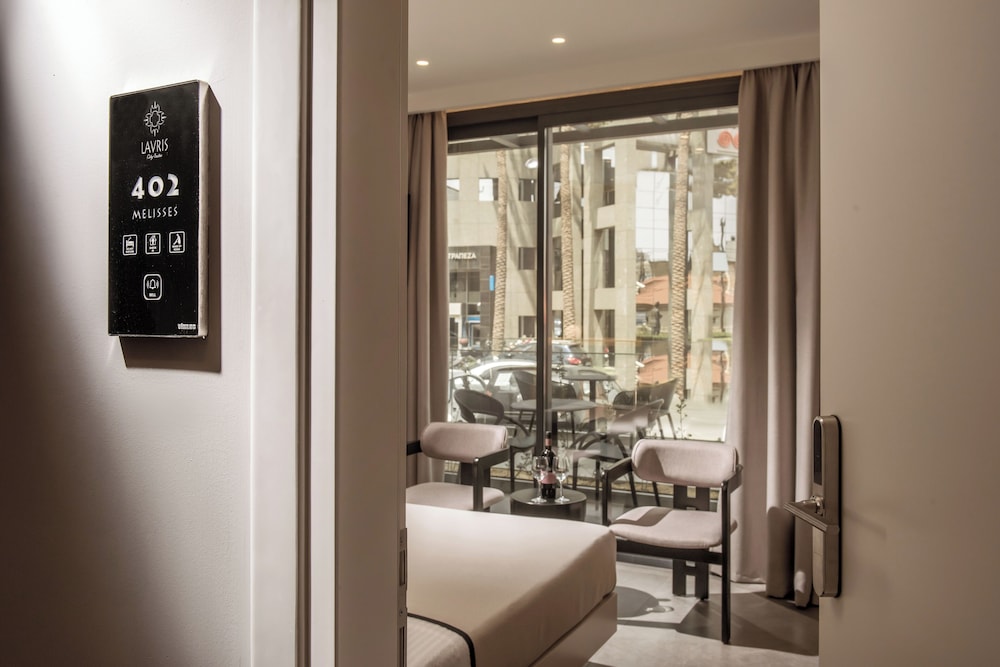 Lavris City Suites 50/50