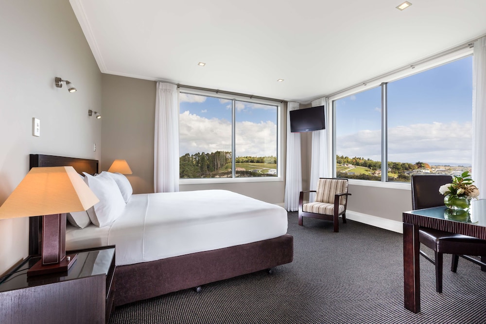 Hilton Lake Taupo 22/70