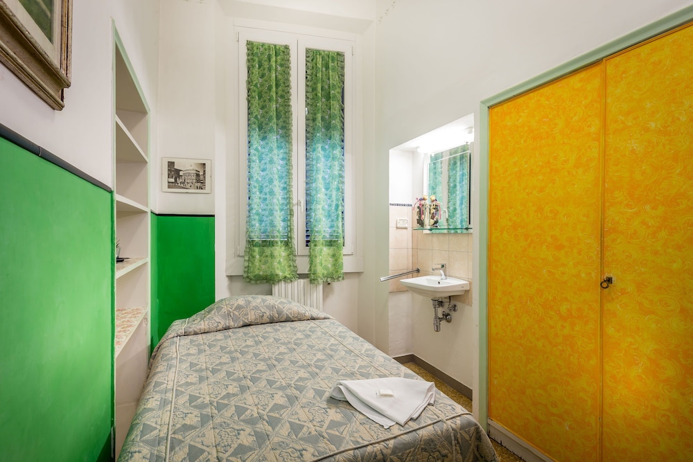 Hotel Ferretti 26/58