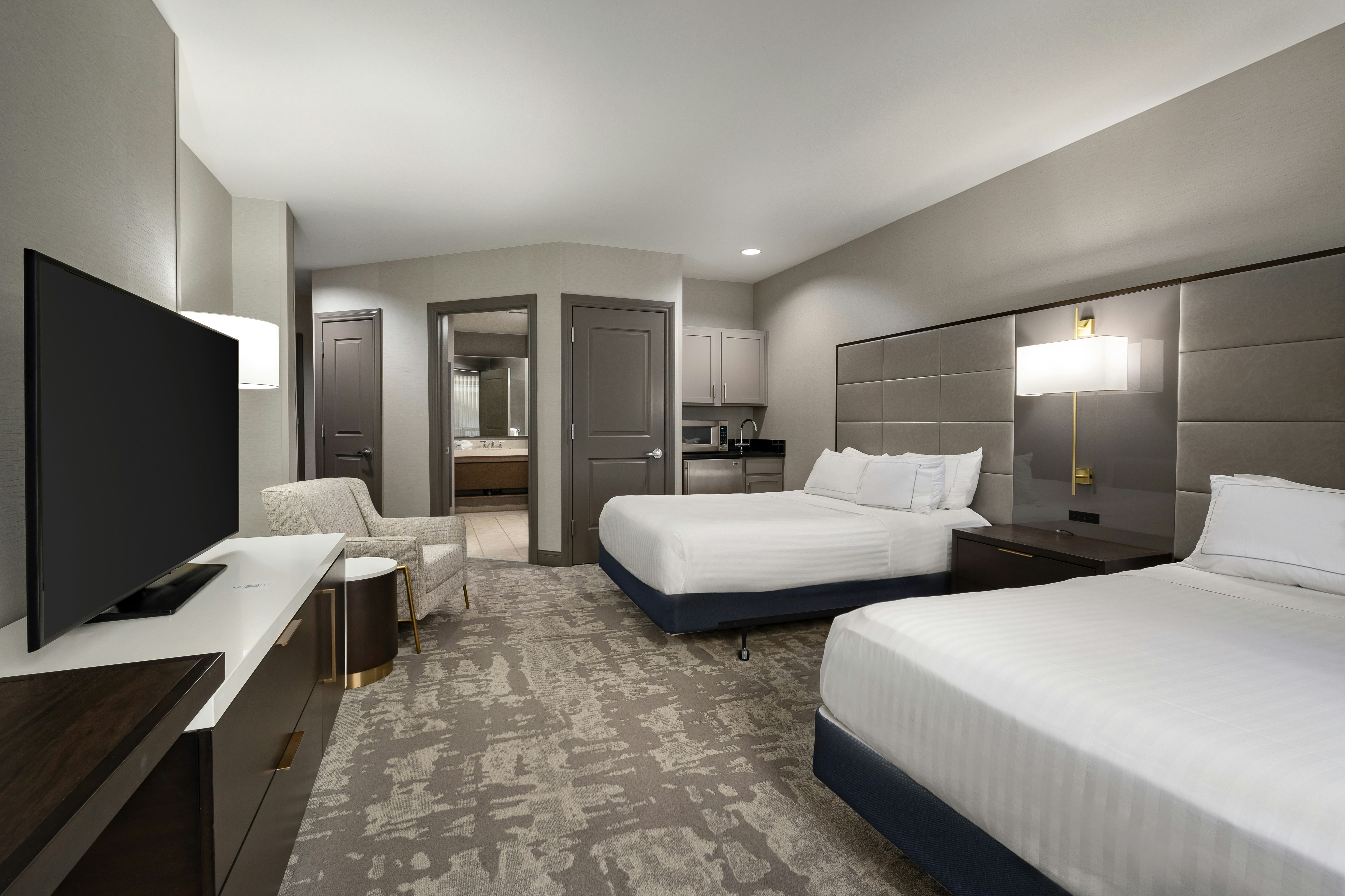 SUPERIOR, 2 QUEEN BEDS, ACCESSIBLE