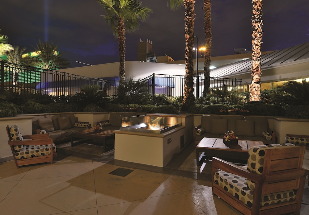 The Signature at MGM Grand - All Suites 7/60