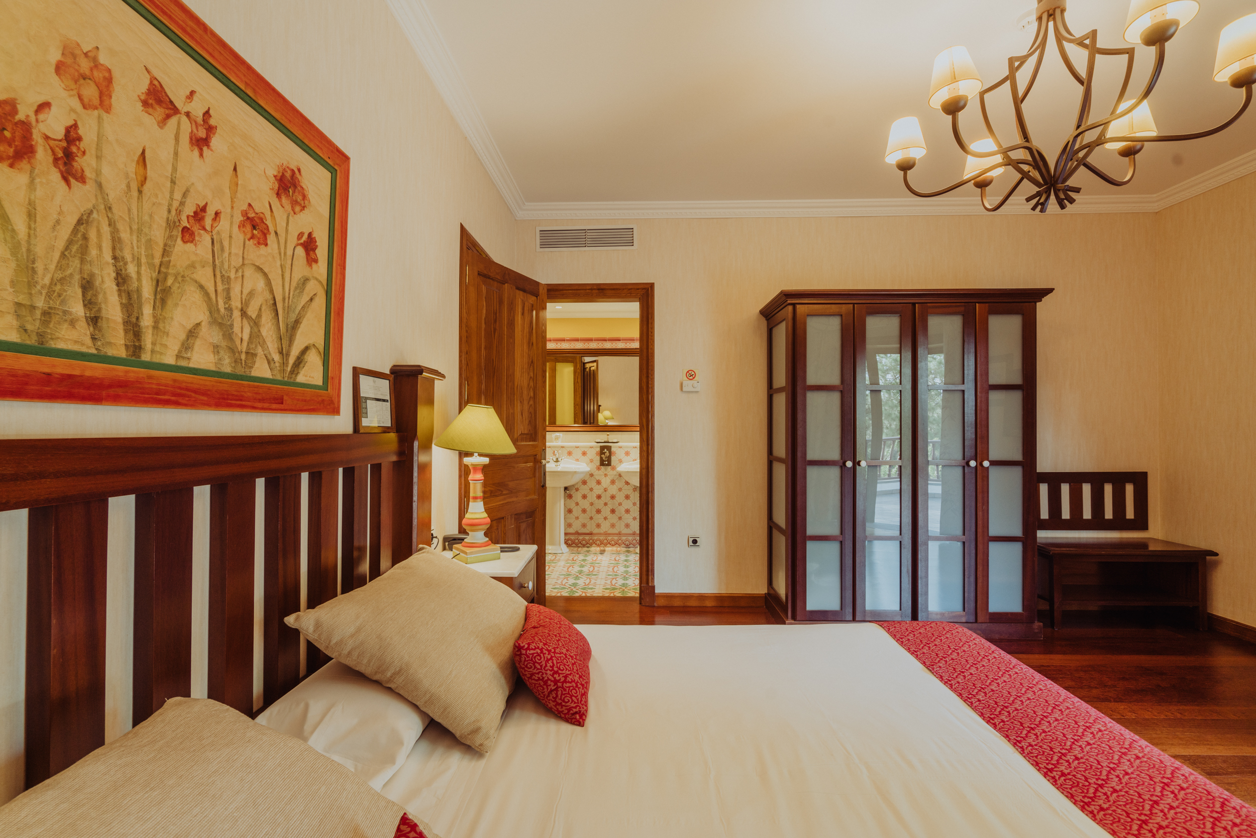 Suite, Jetted Tub, Balcony