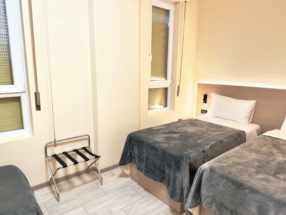 Hotel Molise 2 27/64
