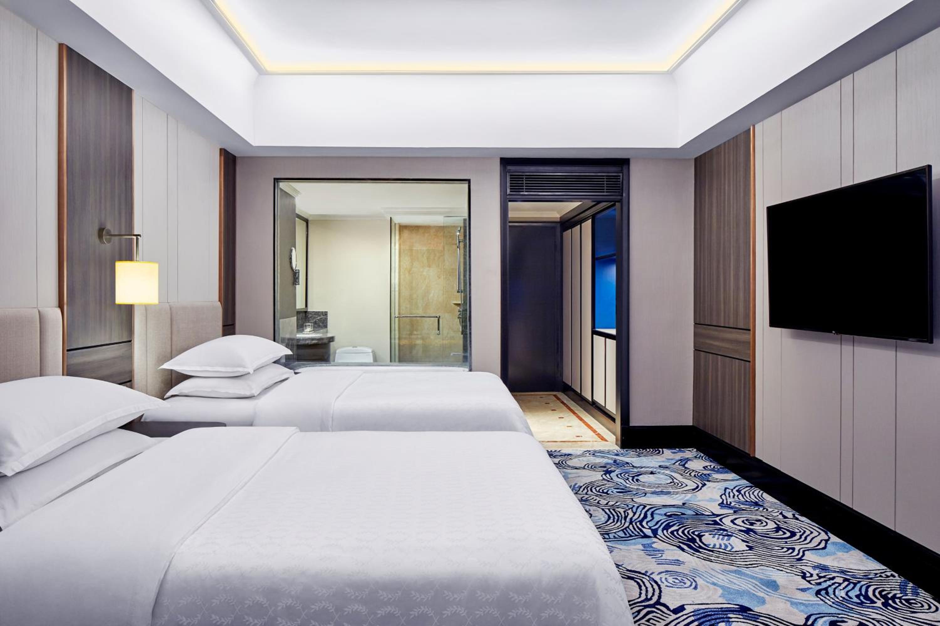 Club, Twin Beds