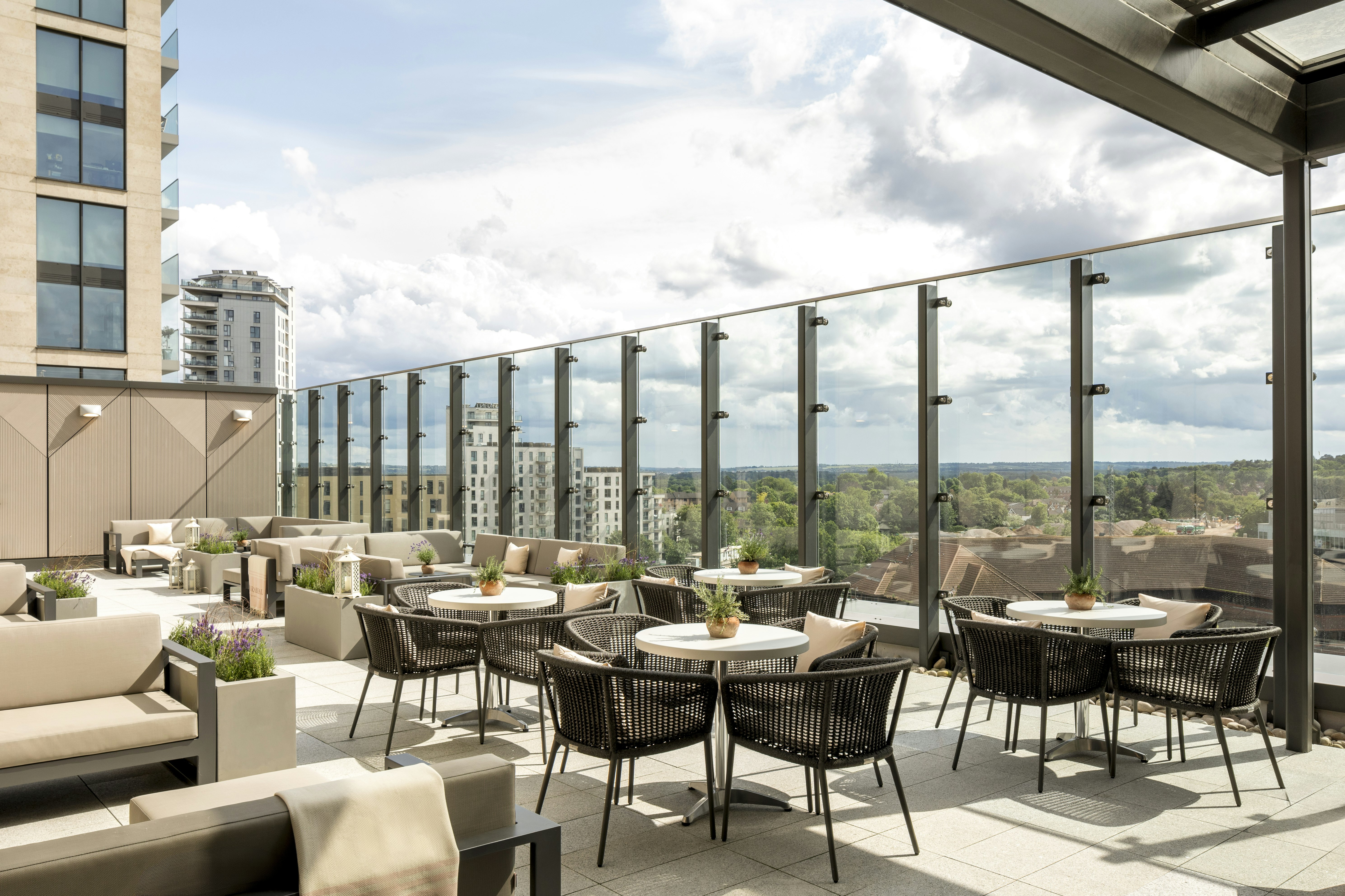 Hilton Woking 18/48